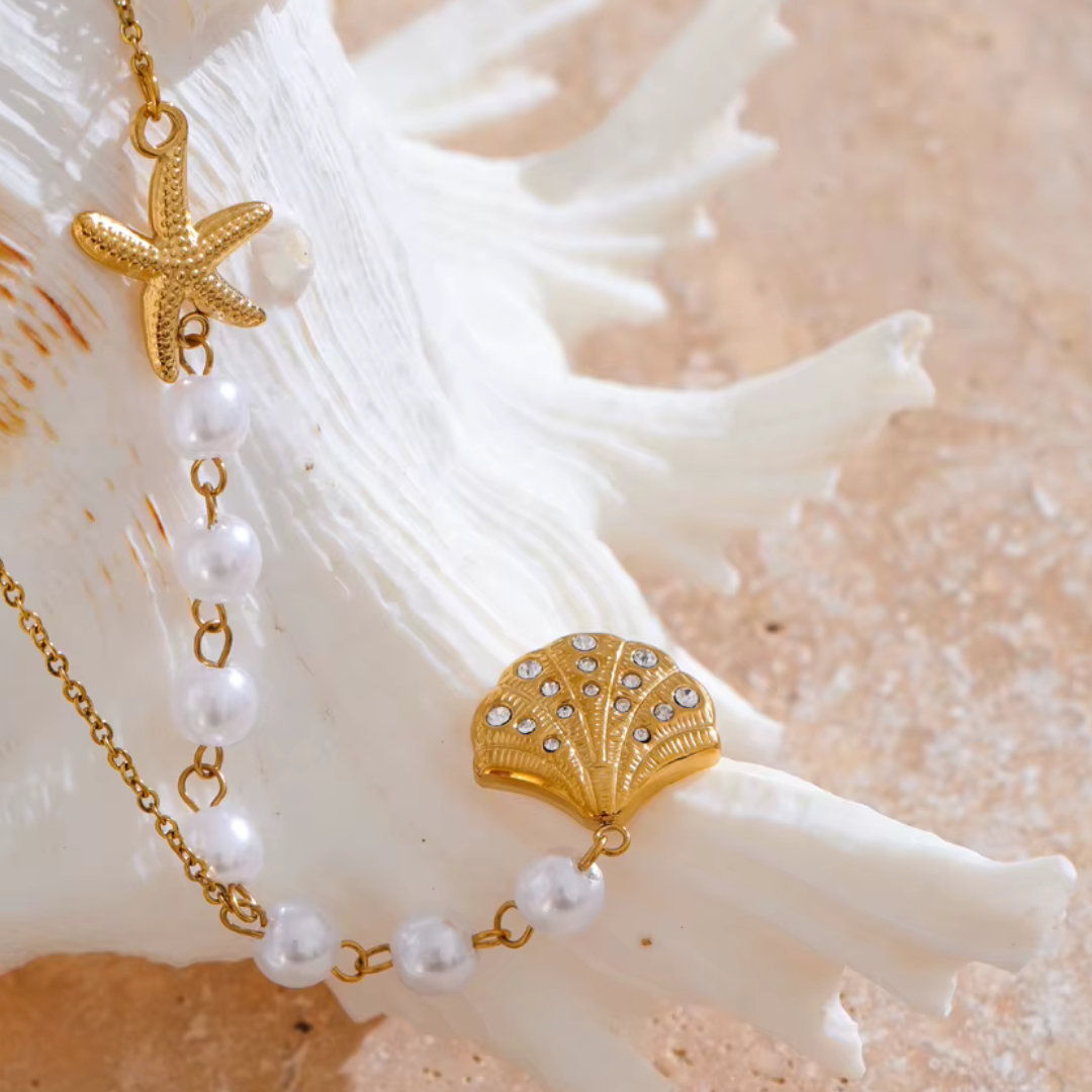 ummer necklace with pearl and shell pendant in waterproof 18K gold PVD finish